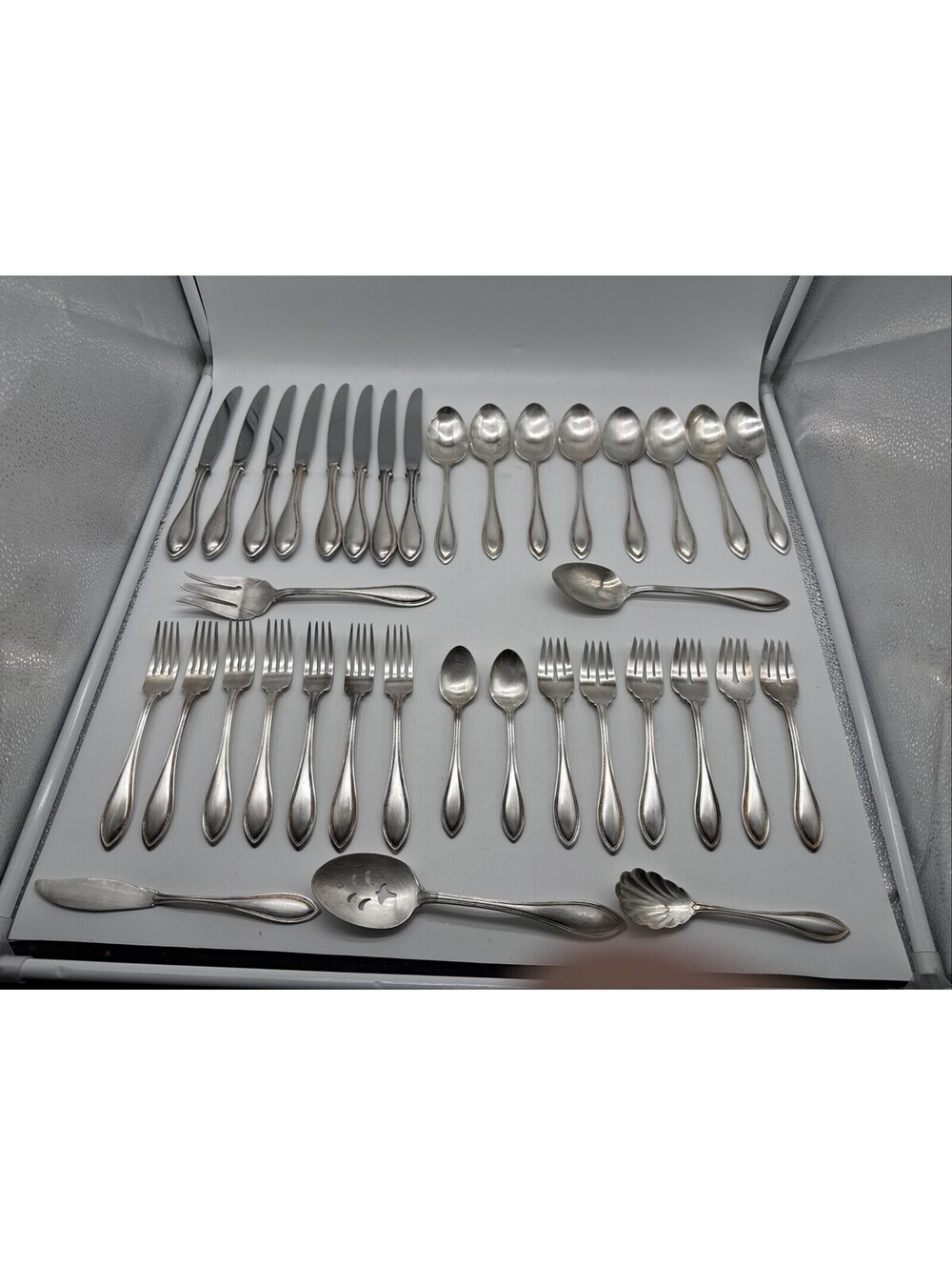Arbor American Harmony  by Oneida Stainless Flatware 39 Pieces